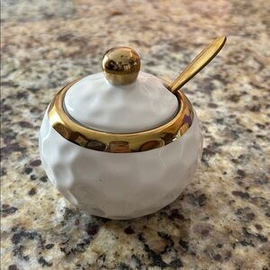 White gold Ceramic Sugar Bowl with Lid and Spoon